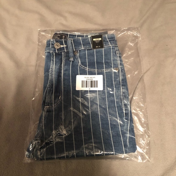 Abercrombie high rise ankle jeans - Picture 2 of 8